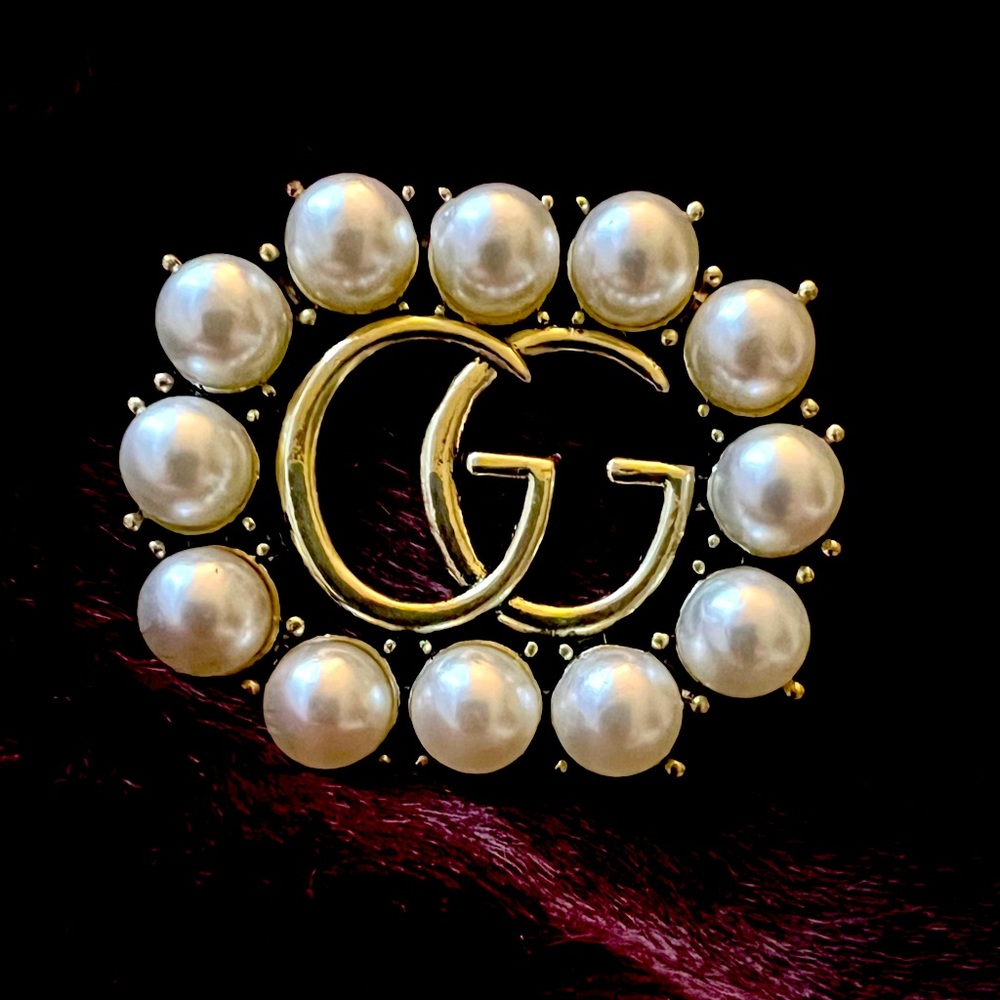 Fashion pins 2 total